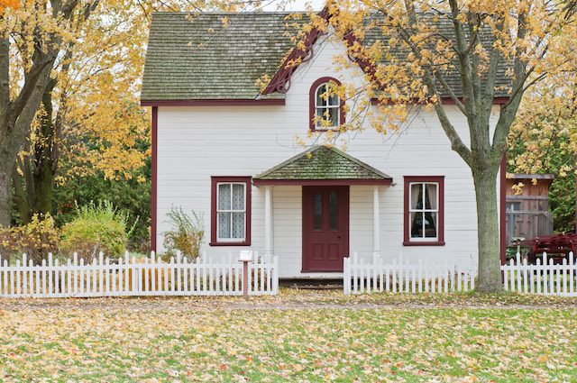 Small house on an autumn’s day